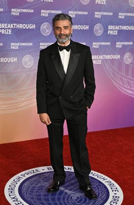 2026 Breakthrough Prize Ceremony Oscar Isaac arriving to the 12th Breakthrough Prize Ceremony held at Barker Hangar on April 18, 2026 in Santa Monica, CA. Santa Monica Barker Hangar California USA Copyright: xStarbuck xAFF-USA.COMx