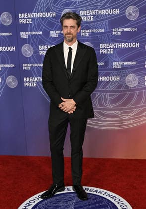 2026 Breakthrough Prize Ceremony Andy Muschietti arriving to the 12th Breakthrough Prize Ceremony held at Barker Hangar on April 18, 2026 in Santa Monica, CA. Santa Monica Barker Hangar California USA Copyright: xStarbuck xAFF-USA.COMx
