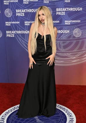 2026 Breakthrough Prize Ceremony Ava Max arriving to the 12th Breakthrough Prize Ceremony held at Barker Hangar on April 18, 2026 in Santa Monica, CA. Santa Monica Barker Hangar California USA Copyright: xStarbuck xAFF-USA.COMx