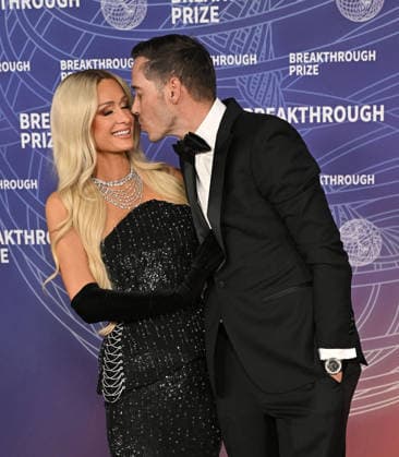 2026 Breakthrough Prize Ceremony Paris Hilton and Carter Milliken Reum arriving to the 12th Breakthrough Prize Ceremony held at Barker Hangar on April 18, 2026 in Santa Monica, CA. Santa Monica Barker Hangar California USA Copyright: xStarbuck xAFF-USA.COMx