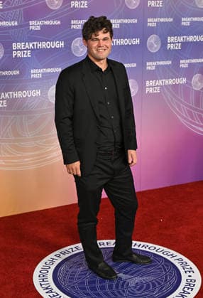 2026 Breakthrough Prize Ceremony Magnus Carlsen arriving to the 12th Breakthrough Prize Ceremony held at Barker Hangar on April 18, 2026 in Santa Monica, CA. Santa Monica Barker Hangar California USA Copyright: xStarbuck xAFF-USA.COMx
