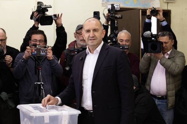 Snap parliamentary elections in Bulgaria SOFIA, BULGARIA - APRIL 19: Rumen Radev, former President of Bulgaria and current leader of the Progressive Bulgaria Party casts his ballot at a polling station during the early parliamentary elections in Sofia, Bulgaria on April 19, 2026. Hristo Vladev Anadolu Sofia Bulgaria. Editorial use only. Please get in touch for any other usage.  Copyright: x2026xAnadoluxHristoxVladevx