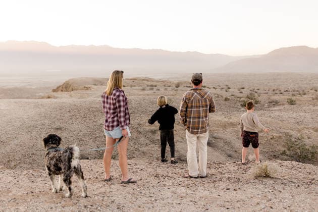 Family of Four Watching Sunset at Font s Point in Borrego Springs, CA Borrego Springs, California, United States CR_JIDE260416-1985841-01 ,model released, Symbolfoto