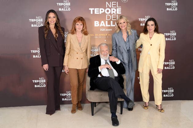 Nel tepore del ballo photocall in Rome Pupi Avati with the female cast attends the photocall of the film Nel tepore del ballo at the Hotel NH Giustiniano Rome. Rome 14 04 206, Credit:Massimo Landucci Avalon  Copyright: xMassimoxLanduccix xAvalonx 1093063504