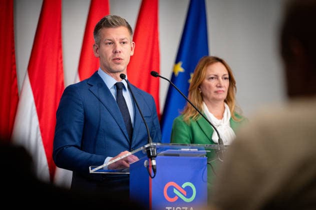 April 20, 2026, Budapest, Budapest, Hungary: PM-elect PETER MAGYAR and the newly elected officials of the TISZA party gathered in Budapest for the first time since national elections. Captured on 20 April, 2026. After a landslide victory at the historic Hungarian elections, TISZA will have an over 2 3 majority in parliament, defeating VIKTOR ORBAN and his FIDESZ goverment after 16 years. Budapest Hungary - ZUMAa256 20260420_zip_a256_002 Copyright: xDanielxAlfoldix