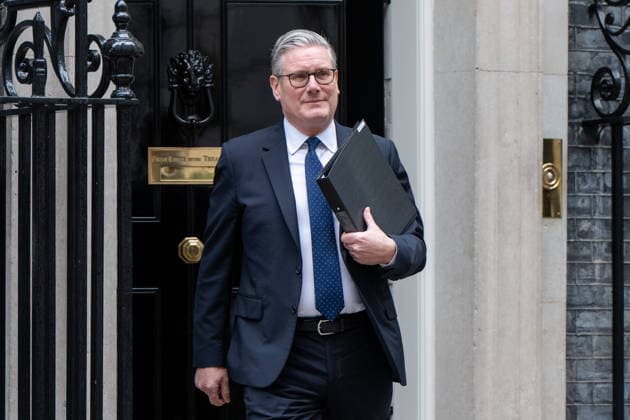 Keir Starmer Departs Downing Street in London LONDON, UK - APRIL 20: UK Prime Minister Keir Starmer leaves 10 Downing Street ahead of his statement to the House of Commons in London, United Kingdom on April 20, 2026. He is expected to address the ongoing controversy surrounding Lord Mandelson’s appointment and security vetting. Thomas Krych Anadolu London United Kingdom. Editorial use only. Please get in touch for any other usage.  Copyright: x2026xAnadoluxThomasxKrychx