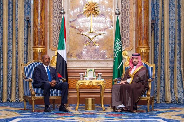 Saudi Crown Prince Mohammed bin Salman meets with Sudanese Transitional Sovereign Council Chairman Lieutenant General Abdel Fattah al-Burhan in Jeddah, Saudi Crown Prince Mohammed bin Salman meets with Sudanese Transitional Sovereign Council Chairman Lieutenant General Abdel Fattah al-Burhan in Jeddah, Saudi Arabia. April 20, 2026. Photo by Saudi Press Agency apaimages Saudi Arabia 200426_Saudi_SPO_00(2) Copyright: xapaimagesxSaudixPressxAgencyx xapaimagesx