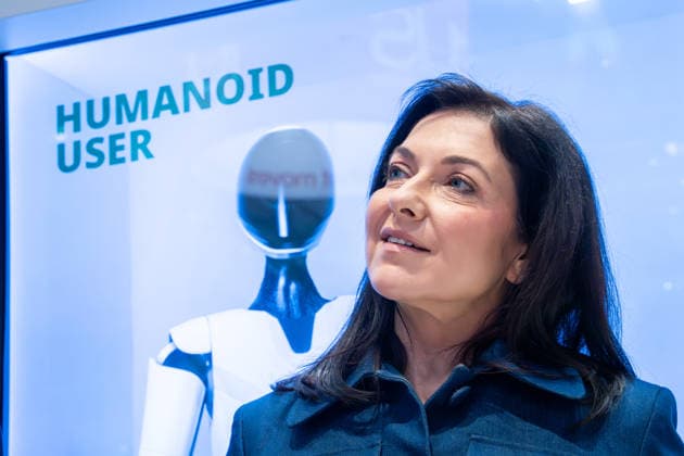 Katherina Reiche, Deutsche Bundesministerin für Wirtschaft und Energie, während ihres Messerundgangs;Hannover Messe 2026 - Messerundgang Bundeswirtschaftsministerin, Hannover Niedersachsen Deutschland Messegelände *** Katherina Reiche, German Federal Minister for Economic Affairs and Energy, during her trade fair tour Hannover Messe 2026 Trade fair tour Federal Minister for Economic Affairs and Energy, Hanover Lower Saxony Germany Exhibition grounds