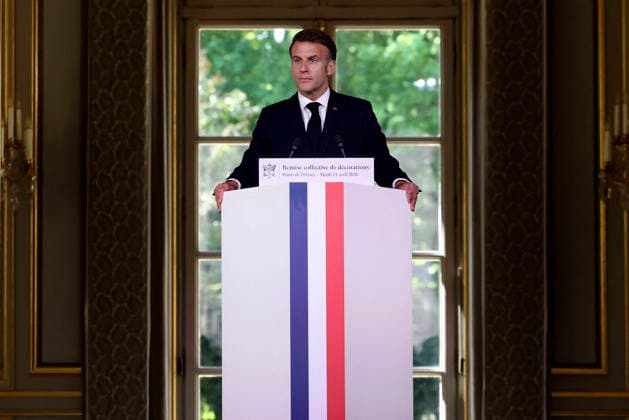 Decoration Ceremony For The Police Forces Who Intervened At The Bataclan - Paris France s President, Emmanuel Macron delivers a speech during a ceremony for awarding collective decorations to the police forces who intervened at the Bataclan during the attacks on November 13, 2015, at the Elysee Presidential palace, in Paris, on April, 21, 2026. Photo by Stephane Lemouton Pool ABACAPRESS.COM Paris France  Copyright: xLemoutonxStephane Pool ABACAx
