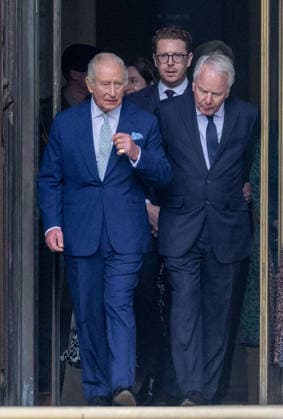 April 21, 2026, London, England, United Kingdom: King CHARLES III is seen with the Chair of the Queen Elizabeth Memorial Committee ROBIN JARVIN after a visit to the British Museum to view the final design for the Queen Elizabeth Memorial. London United Kingdom - ZUMAs262 20260421_zip_s262_006 Copyright: xTayfunxSalcix