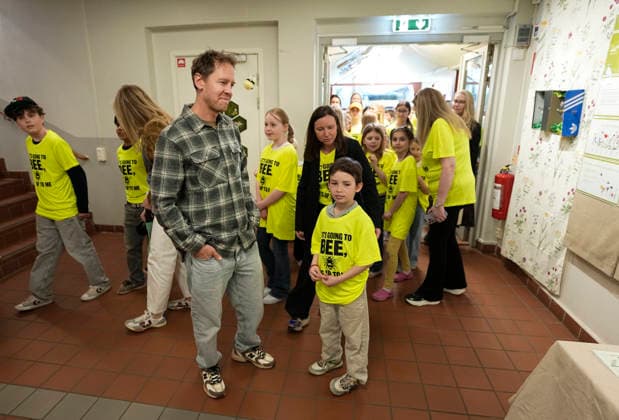 GÖTEBORG, SWEDEN 20260420 Formula 1 World Champion Sebastian Vettel visits Lilla Samskolan where students will show their environmental work Sebastian Vettel is in Gothenburg to receive The Perfect World Foundation Award GÖTEBORG SWEDEN x9200x  Copyright: xBjörnxLarssonxRosvall TTx SEBASTIAN VETTEL 5Eci2ELLv7o