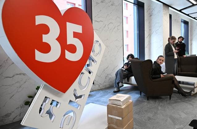 Russia Publishing House Searches 9148349 21.04.2026 An interior view shows the office of the Russia s largest publishing house Eksmo in Moscow, Russia. Eksmo CEO Yevgeny Kapiev and editor-in-chief Alexander Shipetin were detained on April 21 as part of a criminal case over organising the activities of an extremist organisation. Investigative actions are also under way at the publishing house in a case linked to the distribution of LGBT literature (the LGBT movement is designated as extremist and banned in Russia). Kristina Solovyova Sputnik Moscow Russia  Copyright: xKristinaxSolovyovax