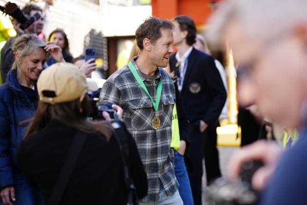 Former Formula 1 World Champion Sebastian Vettel visits Lilla Samskolan, where students demonstrate their environmental work, while in Gothenburg to receive The Perfect World Foundation Award in Gothenburg, Sweden, on April 20, 2026 GÖTEBORG SWEDEN x9200x  Copyright: xBjörnxLarssonxRosvall TTx SEBASTIAN VETTEL WJ-GoCO2THQ