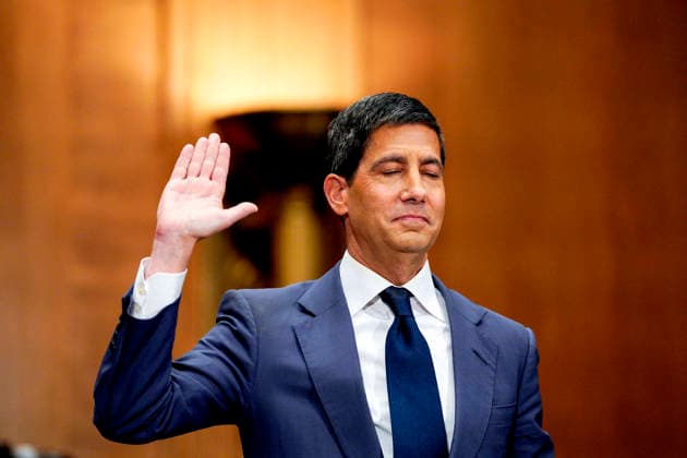 Kevin Warsh Confirmation to be the next Chair of the Federal Reserve Former Federal Reserve Governor Kevin Warsh, United States President Donald J Trump s nominee to be the next Chair of the Federal Reserve replacing Jerome H Powell, closes his eyes as he is sworn-in to testify before US Senate Committee on Banking, Housing, and Urban Affairs during his confirmation hearing in the Dirksen Senate Office Building on Capitol Hill in Washington, DC, USA, on Tuesday, April 21, 2026. Photo by Andrew Thomas CNP ABACAPRESS.COM Washington District of Columbia United States  Copyright: xCNP ABACAx
