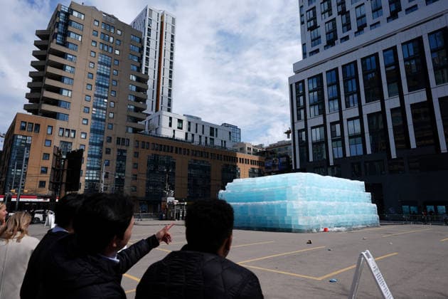 Ice Sculpture Draws Crowd for Drake’s New Album in Toronto TORONTO, CANADA - APRIL 21 : People gather around an ice sculpture, installed in a parking lot as part of a promotional campaign for Canadian rapper Drake’s new album ICEMAN in Toronto, Ontario, Canada on April 21, 2026. Mert Alper Dervis Anadolu Ontario Canada. Editorial use only. Please get in touch for any other usage.  Copyright: x2026xAnadoluxMertxAlperxDervisx