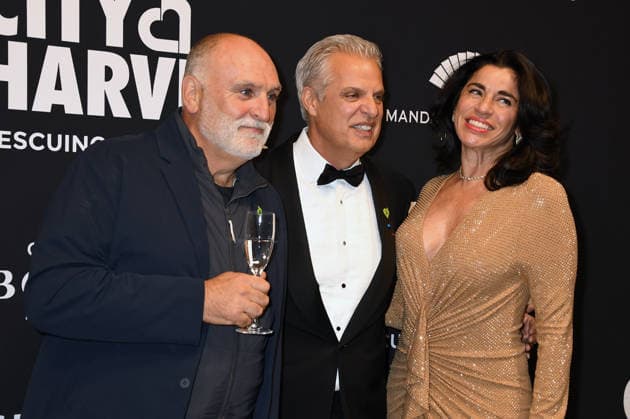 NEW YORK, NY APRIL 21 Joso Andro s, Eric Ripert and Sandra Ripert at City Harvest Presents The 2026 Gala Shaken, Not Stirred on April 21, 2026 at Cipriani 42nd St in New York City Credit AdMedia New York City USA  - ZUMAa123 20260421_zaa_a123_004 Copyright: xJackxFyckex