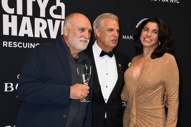 NEW YORK, NY APRIL 21 Joso Andro s, Eric Ripert and Sandra Ripert at City Harvest Presents The 2026 Gala Shaken, Not Stirred on April 21, 2026 at Cipriani 42nd St in New York City Credit AdMedia New York City USA  - ZUMAa123 20260421_zaa_a123_019 Copyright: xJackxFyckex