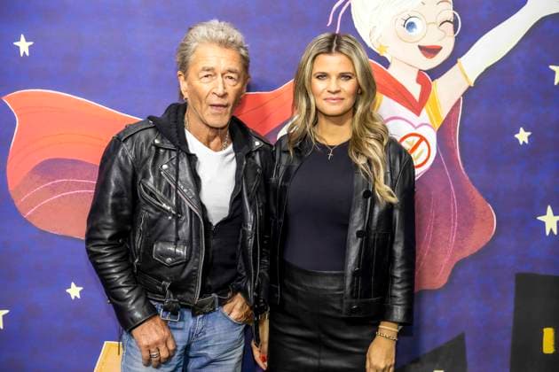 ABB MAFFAYBUCH - Peter Maffay und Frau Hendrikje Balsmeyer bei der Vorstellung Kinderbuchveroeffentlichung Der unerwuenschte Gast von Hendrikje Balsmeyer,mit einem Vorwort von Peter Maffay im Music Store Koeln am 21.02.2026 in Koeln *** ABB MAFFAYBUCH Peter Maffay and Mrs. Hendrikje Balsmeyer at the presentation of the childrens book publication Der unerwuenschte Gast by Hendrikje Balsmeyer, with a foreword by Peter Maffay at the Music Store Koeln on 21 02 2026 in Koeln