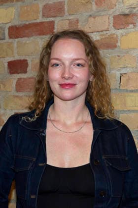 Nachbeben , Premiere im Kino in der Kulturbrauerei, Berlin, 22.04.2026 Regisseurin Zinnini Elkington, NACHBEBEN (Kinostart: 07.05.2026), Photo Call zur Berlin-Premiere, Kino in der Kulturbrauerei, Berlin, 22.04.2026 Berlin Kino in der Kulturbrauerei Deutschland, germany Copyright: xChristianxBehringx