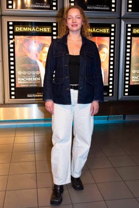 Nachbeben , Premiere im Kino in der Kulturbrauerei, Berlin, 22.04.2026 Regisseurin Zinnini Elkington, NACHBEBEN (Kinostart: 07.05.2026), Photo Call zur Berlin-Premiere, Kino in der Kulturbrauerei, Berlin, 22.04.2026 Berlin Kino in der Kulturbrauerei Deutschland, germany Copyright: xChristianxBehringx