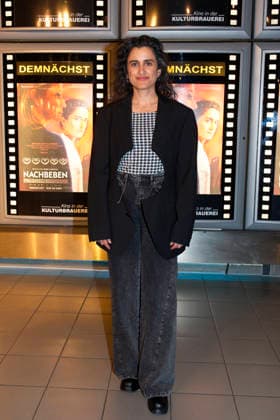 Nachbeben , Premiere im Kino in der Kulturbrauerei, Berlin, 22.04.2026 Hauptdarstellerin Özlem Saglanmak, NACHBEBEN (Kinostart: 07.05.2026), Photo Call zur Berlin-Premiere, Kino in der Kulturbrauerei, Berlin, 22.04.2026 Berlin Kino in der Kulturbrauerei Deutschland, germany Copyright: xChristianxBehringx