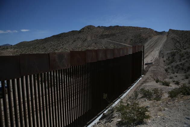 Construction of border wall between Ciudad Juarez and New Mexico has reached 100 meters CIUDAD JUAREZ , MEXICO - APRIL 22: Construction of the border wall between Ciudad Juarez and New Mexico has reached its first 100 meters in Ciudad Juarez, Mexico on April 22, 2026. This project is part of the Smart Wall initiative, launched by the U.S. government under President Donald Trump, which includes 370 kilometers of physical wall and nearly 640 kilometers of new technology in the El Paso. Christian Torres Anadolu Ciudad Juarez Mexico. Editorial use only. Please get in touch for any other usage.  Copyright: x2026xAnadoluxChristianxTorresx