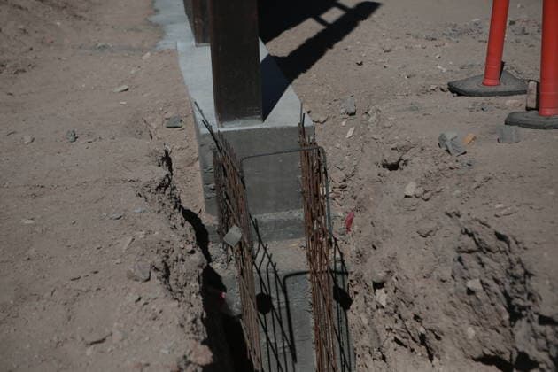 Construction of border wall between Ciudad Juarez and New Mexico has reached 100 meters CIUDAD JUAREZ , MEXICO - APRIL 22: Construction of the border wall between Ciudad Juarez and New Mexico has reached its first 100 meters in Ciudad Juarez, Mexico on April 22, 2026. This project is part of the Smart Wall initiative, launched by the U.S. government under President Donald Trump, which includes 370 kilometers of physical wall and nearly 640 kilometers of new technology in the El Paso. Christian Torres Anadolu Ciudad Juarez Mexico. Editorial use only. Please get in touch for any other usage.  Copyright: x2026xAnadoluxChristianxTorresx