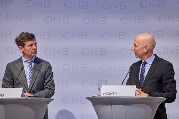 - Wien 22.04.2026 - PK Österreichische Nationalbank - Heute fand in der Österreichischen Nationalbank die Präsentation des Financial Stability Report 51 statt. PHOTO: (v.L.n.R) Thomas Steiner (Dir. Ressorts Finanzmarktstabilität Bankenaufsicht Beteiligungen), ÖNB-Gouverneur Martin Kocher. Vienna (AUSTRIA) - Press conference Austrian National Bank - Today, the presentation of the Financial Stability Report 51 took place at the Austrian National Bank. OeNB, ÖNB, ONB, Österreichische Nationalbank