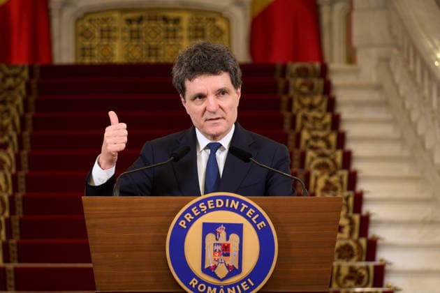 Romanian Political Crisis, President Dan, Conclusions After Meeting Ruling Parties, Bucharest, Romania Bucharest, Romania. 22nd Apr, 2026: Nicusor Dan, President of Romania, makes press statements after consultations with the ruling parties following the Social Democratic Party (PSD) withdrawal of political support for Prime Minister Ilie Bolojan. Bucharest Romania Copyright: xLucianxAlecux