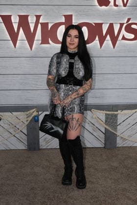 NEW YORK, NEW YORK - APRIL 22: Grace Mitscherlich at Apple s Widow s Bay New York Premiere at Regal Union SKate O Flynn quare on April 22, 2026 in New York City. Credit: AdMedia USA  - ZUMAa123 20260422_zaa_a123_114 Copyright: xChrisxGonzalezx