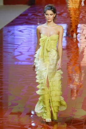 Paris Fashion Week: VALENTINO Spring Summer 2005 Oct 10, 2004; Paris, FRANCE; Models on the runway for the Valentino Spring Summer 2005 collection at Le Carrousel du Louvre during Paris Fashion Week 2004.. Copyright: xPetrexBuzoianux