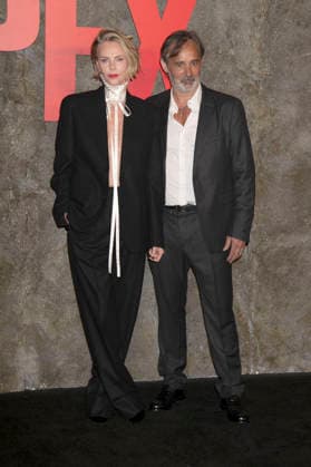 Charlize Theron und Baltasar Kormakur bei der Premiere des Netflix-Films Apex im Paris Theatre. New York, 22.04.2026