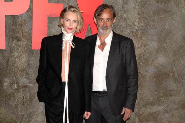 Charlize Theron und Baltasar Kormakur bei der Premiere des Netflix-Films Apex im Paris Theatre. New York, 22.04.2026