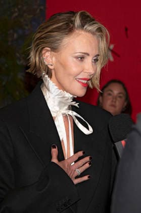 Charlize Theron bei der Premiere des Netflix-Films Apex im Paris Theatre. New York, 22.04.2026