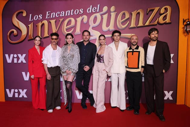 Los Encantos del Sinverguenza Red Carpet (L-R) Elena Medina, Erick Elias, Daniela Alvarez, Manolo Cardona, Carolina Miranda, Ian Couttolenc, Alfonso Borbolla and Juan Felipe Samper attend the red carpet for ˜Los Encantos del Sinverguenza™ tv series at Videocine. on April 22, 2026 in Mexico City, Mexico. (Photo by Yamak Perea Eyepix Group) Copyright: xYamakxPerea xEyepixxGroupx YP_22042026_181555