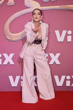 Los Encantos del Sinverguenza Red Carpet Carolina Miranda attends the red carpet for ˜Los Encantos del Sinverguenza™ tv series at Videocine. on April 22, 2026 in Mexico City, Mexico. (Photo by Yamak Perea Eyepix Group) Copyright: xYamakxPerea xEyepixxGroupx YP_22042026_181388