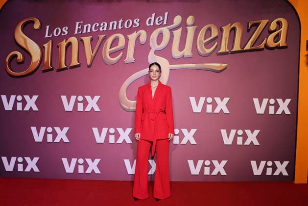 Los Encantos del Sinverguenza Red Carpet Elena Medina attends the red carpet for ˜Los Encantos del Sinverguenza™ tv series at Videocine. on April 22, 2026 in Mexico City, Mexico. (Photo by Yamak Perea Eyepix Group) Copyright: xYamakxPerea xEyepixxGroupx YP_22042026_181412