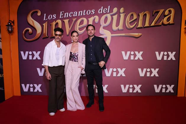 Los Encantos del Sinverguenza Red Carpet (L-R) Erick Elias, Carolina Miranda and Manolo Cardona attend the red carpet for ˜Los Encantos del Sinverguenza™ tv series at Videocine. on April 22, 2026 in Mexico City, Mexico. (Photo by Yamak Perea Eyepix Group) Copyright: xYamakxPerea xEyepixxGroupx YP_22042026_181535