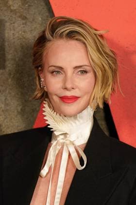 Charlize Theron at arrivals for APEX Premiere, The Paris Theater, New York, NY, April 22, 2026. Photo By: Kristin Callahan Everett Collection APEX Premiere PUBLICATIONXNOTxINxCANxCHNxFRAxITAxJPNxNORxPOLxRUSxESPxUKxUSA