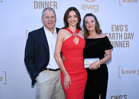 The Environmental Working Group x Know Your Values Annual Earth Day Dinner John Kerr, Miranda Kerr and Therese arriving to The Environmental Working Group x Know Your Values Annual Earth Day Dinner at Skirball Cultural Center on April 22, 2026 in Los Angeles, CA. Los Angeles Skirball Cultural Center California USA Copyright: xLISAxOConnor AFF-USA.comx