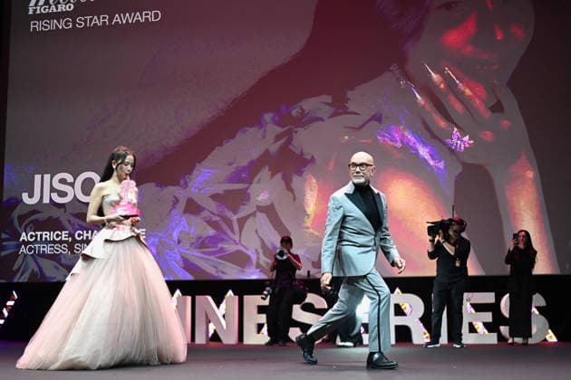 Opening Ceremony - The 9th Cannes Series International Festival. FC CANNES, FRANCE - APRIL 23 Jisoo receives the Madame Figaro Rising Star Award from Richard Gianorio during the Opening Ceremony at the 9th Cannes Series International Festival on April 23, 2026 in Cannes, France. Cannes France  Copyright: xCastelxFranck ABACAx
