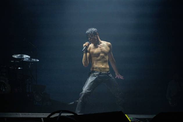YUNGBLUD performs at Birmingham Utilita Arena 23rd April 202 YUNGBLUD performs live at Birmingham Utilita Arena on 23rd April 2026, delivering a high-energy set to a packed crowd. Known for his explosive stage presence and connection with fans, the artist brought raw emotion and intensity to the arena as part of his latest live show. Photography by Hannah Meadows for, Credit:HANNAHMEADOWSPHOTOGRAPHY Avalon  Copyright: xHANNAHMEADOWSPHOTOGRAPHYx xAvalonx 1093965906