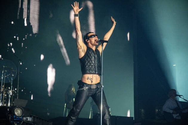 YUNGBLUD performs at Birmingham Utilita Arena 23rd April 202 YUNGBLUD performs live at Birmingham Utilita Arena on 23rd April 2026, delivering a high-energy set to a packed crowd. Known for his explosive stage presence and connection with fans, the artist brought raw emotion and intensity to the arena as part of his latest live show. Photography by Hannah Meadows for, Credit:HANNAHMEADOWSPHOTOGRAPHY Avalon  Copyright: xHANNAHMEADOWSPHOTOGRAPHYx xAvalonx 1093965964