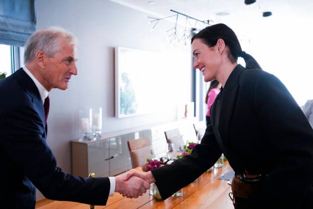 Statsminister i lunsj med Affeksjonsverdi Oslo 20260424. Statsminister Jonas Gahr Store moter Affeksjonsverdi -skuespiller Renate Reinsve til lunsj i statsministerboligen. Foto: Terje Bendiksby NTB Oslo Norge TaDDNKfaI0Y EDITORIAL USE ONLY Ref:_ENT_POLTaDDNKfaI0Y.jpg *** Prime Minister at lunch with Affeksjonsverdi Oslo 20260424 Prime Minister Jonas Gahr Store meets Affeksjonsverdi actress Renate Reinsve for lunch at the Prime Ministers residence Photo Terje Bendiksby NTB Oslo Norway TaDDNKfaI0Y EDITORIAL USE ONLY Ref ENT POLTaDDNKfaI0Y jpg  Copyright: xTerjexBendiksbyx xNTBx