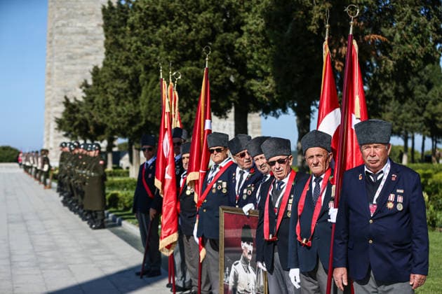 Turkiye marks 111th anniversary of Canakkale Land Battles CANAKKALE, TURKIYE - APRIL 24: Turkish war veterans attend a commemoration ceremony at the Martyrs’ Memorial to mark the 111th anniversary of the Gallipoli Land Battles, in Canakkale, Turkiye, on April 24, 2026. Officials, veterans and citizens gathered at the site to honor the soldiers who lost their lives during one of the most significant battles of World War I. Saliha Nur Koksal Anadolu Canakkale Turkey. Editorial use only. Please get in touch for any other usage.  Copyright: x2026xAnadoluxSalihaxNurxKoksalx