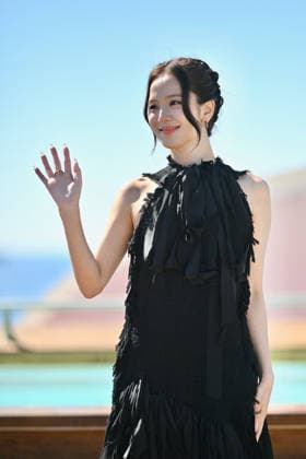 9th Cannes Series - Jisoo Photocall. FC CANNES, FRANCE - APRIL 24 Jisoo attends the Jisoo Photocall at the 9th Canneseries International Festival on April 24, 2026 in Cannes, France. Photo by Franck Castel ABACAPRESS.COM Cannes France  Copyright: xCastelxFranck ABACAx