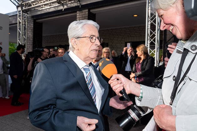 Frank Elstner, Grimme-Preis 2026: Prominenz und starke Bilder von der Gala in Marl 7aIMG: 0555530 Grimme-Preis 2026: Prominenz und starke Bilder von der Gala in MarlNordrhein-Westfalen, Marl, Deutschland Copyright: 7aktuell.dex xMarcxGruber 0555530 20260424_7a_grimme26_555530