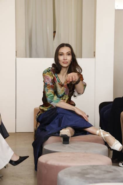 Lia Kemendi bei der Anja Gockel Fashion Show Frisches für die Sinne im Showroom Paris 44 by Anja Gockel. Berlin, 10.04.2026 Copyright: xAgenturxMatthiasxWehnertx xR.xduxVinagex