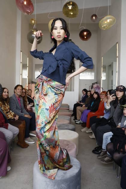 Miho Shiratori bei der Anja Gockel Fashion Show Frisches für die Sinne im Showroom Paris 44 by Anja Gockel. Berlin, 10.04.2026 Copyright: xAgenturxMatthiasxWehnertx xR.xduxVinagex