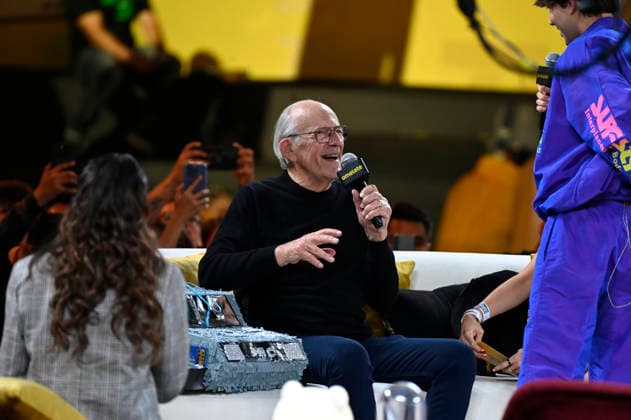 April 24, 2026, Mexico City, Ciudad de Mexico, Mexico: Christopher Lloyd receives a DeLorean pioÂ±ata by a fan during a conference as part of pop culture festival CCXP Comic Con Experience at Centro Banamex on April 24, 2026 in Mexico City, Mexico. Mexico City Mexico - ZUMAe321 20260424_zea_e321_059 Copyright: xCarlosxTischlerx